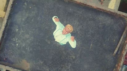 'கொலம்பஸ் கொலம்பஸ் விட்டாச்சு லீவு' பாடலை போல் விடுமுறையை கொண்டாட வெளியான 'ரேணிகுண்டா' நிஷத்தின் ஆல்பம் பாடல்!