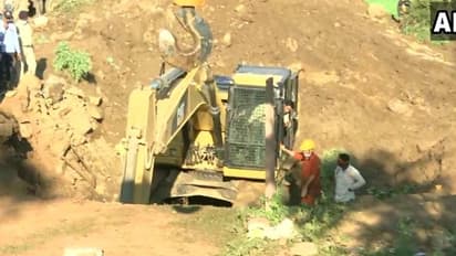 মর্মান্তিক! কুয়োয় পড়া কিশোরীর প্রাণ বাঁচাতে জীবন বাজি রাখলেন ৩০ জন, এখনও পর্যন্ত নিহত ৪