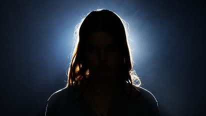 Women harassment ಕನ್ಯತ್ವ ಪರೀಕ್ಷೆಯಲ್ಲಿ ಮದುಮಗಳು ಫೇಲ್, 10 ಲಕ್ಷ ರೂಪಾಯಿಗೆ ಅತ್ತೆಯ ಡಿಮ್ಯಾಂಡ್!