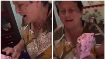 കൊച്ചുമകൾ മുത്തശ്ശിക്ക് സമ്മാനമായി നൽകിയത് തന്റെ പ്രിയപ്പെട്ട ബാര്ബി ഡോളിനെ; വീഡിയോ കാണാം