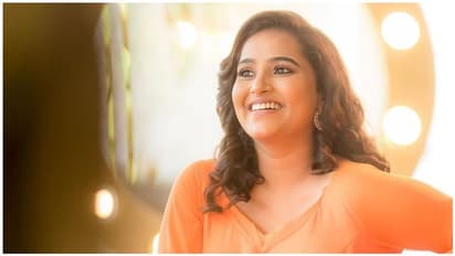 தொட்டு பேசி அத்துமீறுவார்கள்... கன்னத்தில் அறைவிடலாம்னு தோணும் - சின்னத்திரை சீண்டல்களை தோலுரித்த ஜாக்குலின்