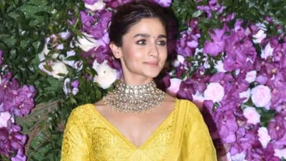 1 हजार बैकग्राउंड डांसर्स संग बायोबबल में शूट होगा RRR का गाना, इन सुपरस्टार के साथ दिखेगी आलिया भट्ट