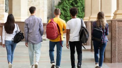 UP सचिवालय में जींस और टी-शर्ट पर लगी रोक, जो पहनकर आया वो खामियाजा भुगतने को रहे तैयार