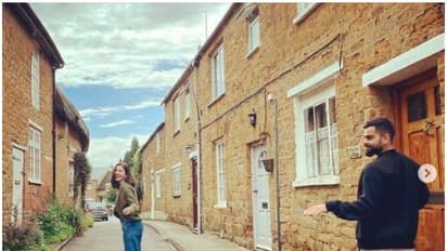 ಇಂಗ್ಲೆಂಡ್‌ ಬೀದಿಗಳಲ್ಲಿ ಎಂಜಾಯ್‌ ಮಾಡುತ್ತಿರುವ ವಿರುಷ್ಕಾ ಫೋಟೋ ವೈರಲ್‌!