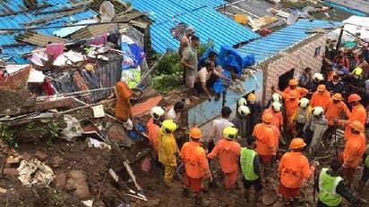 মাটিতে ধস, রাস্তা দিয়ে বইছে নদী, বৃষ্টি বিধ্বস্ত মুম্বই এখন মৃত্যুপুরী