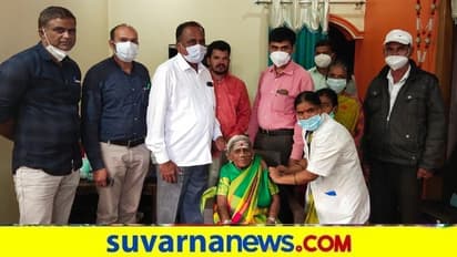 ಕೋವಿಡ್ ಮೊದಲ ಡೋಸ್ ವ್ಯಾಕ್ಸಿನ್ ಪಡೆದ ಶತಾಯುಷಿ ಸಾಲುಮರದ ತಿಮ್ಮಕ್ಕ