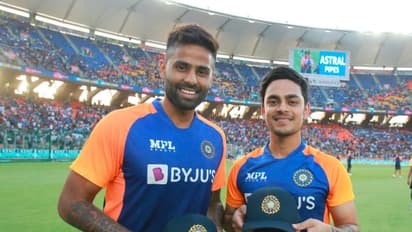 அவரு 30+ங்க.. அவரைலாம் இஷான் கிஷன், ரிஷப் பண்ட்டோட ஒப்பிடமுடியாது..! சல்மான் பட் அதிரடி