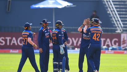 അവസാന ഓവറുകളില്‍ കരുണാരത്‌നെയുടെ ആക്രമണം; ലങ്കയ്‌ക്കെതിരെ ഇന്ത്യക്ക് 263 റണ്‍സ് വിജയലക്ഷ്യം