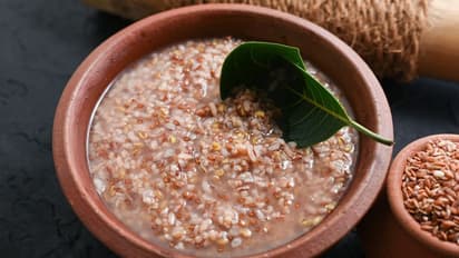 ഔഷധ ഗുണമുള്ള കർക്കിടക കഞ്ഞി തയ്യാറാക്കാം