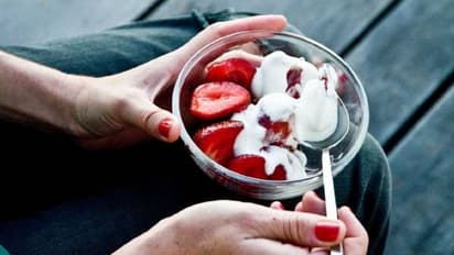 നിങ്ങൾ മധുരപ്രിയരാണോ? നല്ല ആരോഗ്യത്തിന് കഴിക്കാം ഈ ഭക്ഷണങ്ങള്...