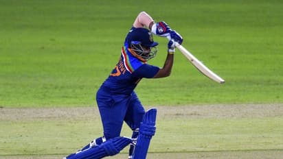 ఊ అంటారా లేక ఊరికే కూర్చోబెడతారా..? పృథ్వీ షాకు మూడో టీ20లో అయినా ఛాన్స్ ఇస్తారా..? 