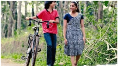 ചലച്ചിത്ര മേളയിൽ ശ്രദ്ധ നേടിയ 'കൊന്നപ്പൂക്കളും മാമ്പഴവും' തീയേറ്റർ പ്ലേയിൽ റിലീസായി