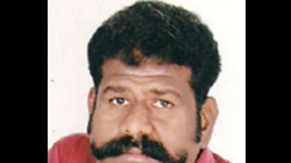 ஐயோ..என் அம்மாவையும், என் தம்பியையும் காப்பாற்றுங்கள்.. போலீஸ் கமிஷனர் அலுவலகத்தில் கதறிய நடிகர்..