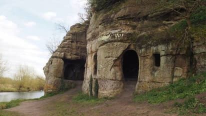 ​ഗവേഷകരെ അമ്പരപ്പിച്ച് ഒമ്പതാം നൂറ്റാണ്ടിലെ ​ഗുഹ, അകത്ത് വിശാലമായ മുറികൾ, വാതിലുകൾ, ജനലുകൾ...