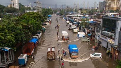 മഹാരാഷ്ട്രയിലും തെലങ്കാനയിലും കനത്ത മഴ തുടരുന്നു: കൊങ്കണിൽ ആറായിരത്തോളം യാത്രക്കാർ കുടുങ്ങി