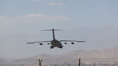 ತಾಲಿಬಾನ್ ಆಕ್ರಮಣದ ಬಳಿಕ ಆಫ್ಘಾನ್ನಲ್ಲಿ ಇಳಿಯಿತು ಮೊದಲ ಅಂತಾರಾಷ್ಟೀಯ ವಿಮಾನ!