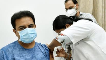 ఎట్టకేలకు వ్యాక్సిన్ తీసుకున్న మంత్రి కేటీఆర్