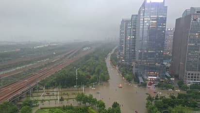 হলুদ নদীর জলে ভাসছে চিন, ভয়ঙ্কর বন্যা পরিস্থিতিতে সংকটে শি জিংপিং সেনা নামালেন