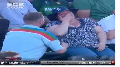 Love is in the air! Man proposes girlfriend during Eng vs Pak T20I match; Watch