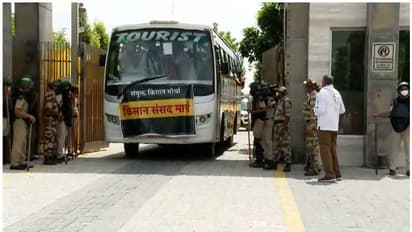 പാര്ലമെന്റ് ധര്ണ; കര്ഷകരെ സിംഘു അതിര്ത്തിയില് തടഞ്ഞു, സുരക്ഷാ പരിശോധനയെന്ന് പൊലീസ്