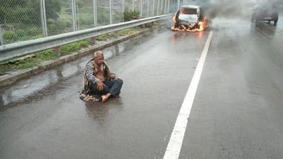 శంషాబాద్ ఔటర్ రింగ్ రోడ్డుపై కారులో మంటలు..