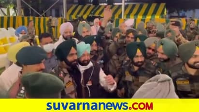 ಸಿಖ್ಖ್ ಯೋಧರೊಂದಿಗೆ ಖುಷಿಯಿಂದ ಡ್ಯಾನ್ಸ್ ಮಾಡಿದ ಪಂಜಾಬ್ ಸಿಎಂ