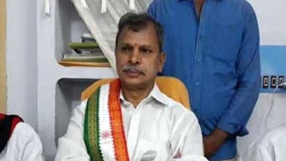 విశాఖకు రాజధాని తరలింపు పిచ్చి తుగ్లక్ నిర్ణయం : తులసిరెడ్డి