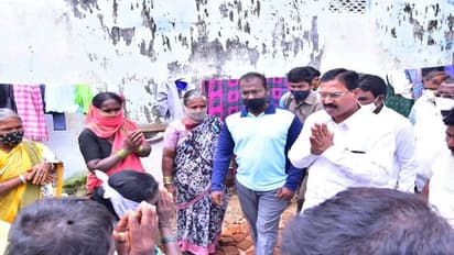 ఆత్మహత్యలు పరిష్కారం కాదు.. లావణ్య కుటుంబానికి సింగిరెడ్డి ఓదార్పు (వీడియో)