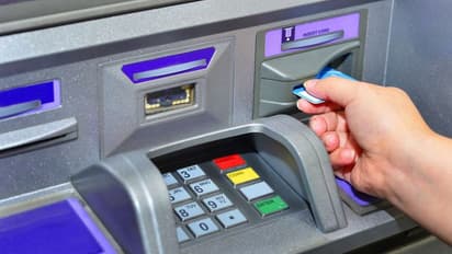 ATM Robbery: ದರೋಡೆಗೆ ಲವರ್‌ ಸ್ಕೆಚ್‌, ಎಟಿಎಂ ಪಾಸ್‌ವರ್ಡ್‌ ನೀಡಿದ ಪ್ರೇಯಸಿ..!