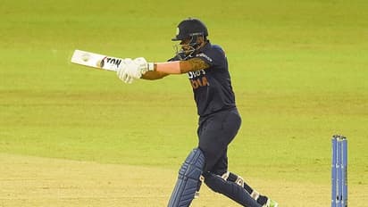 எத்தனை சான்ஸ் கொடுத்தாலும் வீணடிச்சுகிட்டே தான் இருப்பேன்.. அடம்பிடிக்கும் சீனியர் வீரர்..! மற்றுமொரு சொதப்பல்