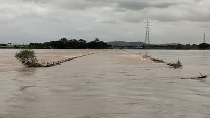 ಅಥಣಿ: ಪ್ರವಾಹ ಆಯ್ತು ಈಗ ಸಾಂಕ್ರಾಮಿಕ ರೋಗ ಭೀತಿ
