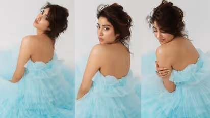 Not Ishaan Khatter, Janhvi Kapoor says 'I love you' to this 'best human'