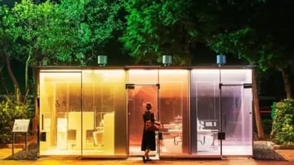 പുറത്ത് നിന്നും നോക്കിയാൽ അകം മൊത്തം കാണാം, ജപ്പാനിൽ ഒരു അപൂർവ ശുചിമുറി