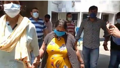 অভিনয়ে সুযোগ দেওয়ার নামে সোশ্যাল মিডিয়ায় মডেলের অর্ধনগ্ন ছবি ফাঁস, গ্রেফতার ২