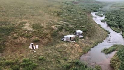 ഒരാഴ്ചയായി വിടാതെ പിന്തുടർന്ന് കരടി, നെഞ്ചിലും കാലിലും പരിക്ക്, നരകയാതനയ്ക്ക് ശേഷം രക്ഷപ്പെടൽ...