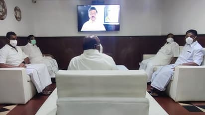 டெல்லியில் ஈபிஎஸ் - ஓபிஎஸ்... டி.வி.யில் ஸ்டாலின்... வாழ்க்கை ஒரு வட்டம் செம சீன்..!