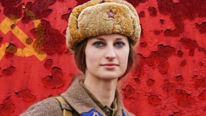 'കോമ്രേഡ് ഡോറ' , ബോൾഷെവിക്ക് 'ചെക'യുടെ ക്രൂരയായ ആരാച്ചാർ