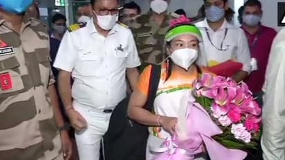 വെള്ളിത്തിളക്കത്തില് മീരാബായ് ചാനു ഇന്ത്യയില്; സര്പ്രസൈസ് സമ്മാനവുമായി മണിപ്പൂര് സര്ക്കാര്