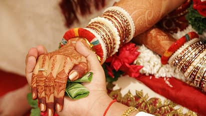 নাবালককে অবৈধভাবে বিয়ে করে যৌন হেনস্থা, গ্রেফতার ১৯ বছরের তরুণী