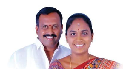 ఈటల రాజేందర్ కు బిగ్ షాక్... తిరిగి టీఆర్ఎస్ గూటికి జమ్మికుంట వైస్ ఛైర్మన్