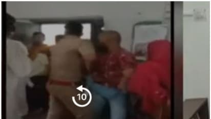 വാക്സിനേഷന് സെന്ററില് പൊലീസ് മര്ദ്ദനമേറ്റ യുവാവ് ആത്മഹത്യ ചെയ്തു; ഉദ്യോഗസ്ഥര്ക്കെതിരെ നടപടി