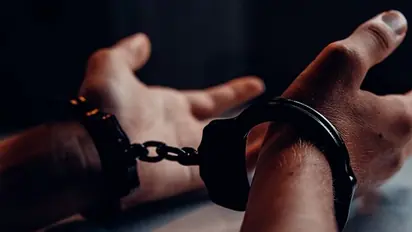 മുക്കുപണ്ടം പണയം വെച്ചത് പതിനാല് പരിചയക്കാരുടെ പേരില്, തട്ടിയത് 55 ലക്ഷം; പ്രതി പിടിയില്