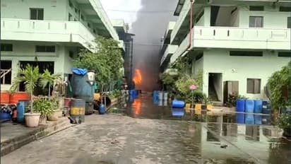జీడిమెట్ల పారిశ్రామికవాడలో అగ్నిప్రమాదం (వీడియో)