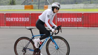 താലിബാനെ പേടിച്ച് പലായനം, എത്തിനില്ക്കുന്നത് ഒളിംപിക്സില്; ലോകത്തെ പ്രചോദിപ്പിച്ച് സൈക്ലിംഗ് താരം മസൂമ