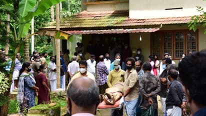 കോഴിക്കോട് മേപ്പയൂരിൽ വിരമിച്ച അധ്യാപക ദമ്പതികൾ മരിച്ച നിലയിൽ: ആത്മഹത്യയെന്ന് സംശയം
