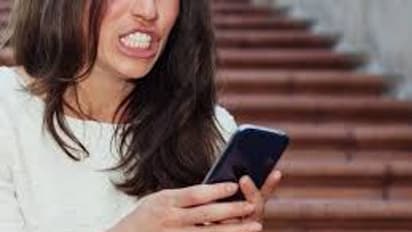 మీ స్మార్ట్‌ఫోన్‌ స్టోరేజీతో సమస్యగా ఉందా.. అయితే ఈ చిన్న విషయాల గురించి తెలుసుకోండి..