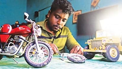 ഒറിജിനലിനെ വെല്ലുന്ന മാതൃകകൾ നിർമിച്ച് 'സഞ്ജയ് ഷോ'