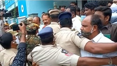 దళిత ప్రతిఘటన ర్యాలీ... మాజీ మంత్రి నక్కా ఆనంద్ బాబు హౌస్ అరెస్ట్ (వీడియో)