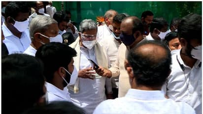 കര്ണാടകയില് പ്രതിപക്ഷ നേതൃസ്ഥാനത്തേക്ക് ലിംഗായത്ത് നേതാവ്? പുതിയ നീക്കവുമായി കോണ്ഗ്രസ്