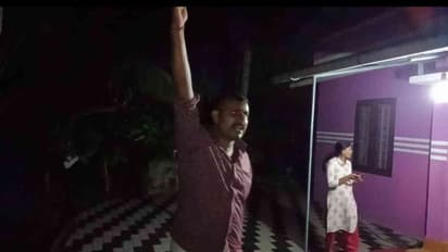 വില്ലേജ് ഓഫീസറുടെ വീട്ടിന് മുന്നിൽ ആത്മഹത്യ ഭീഷണിയുമായി ടിപ്പർ ഉടമയും ഭാര്യയും